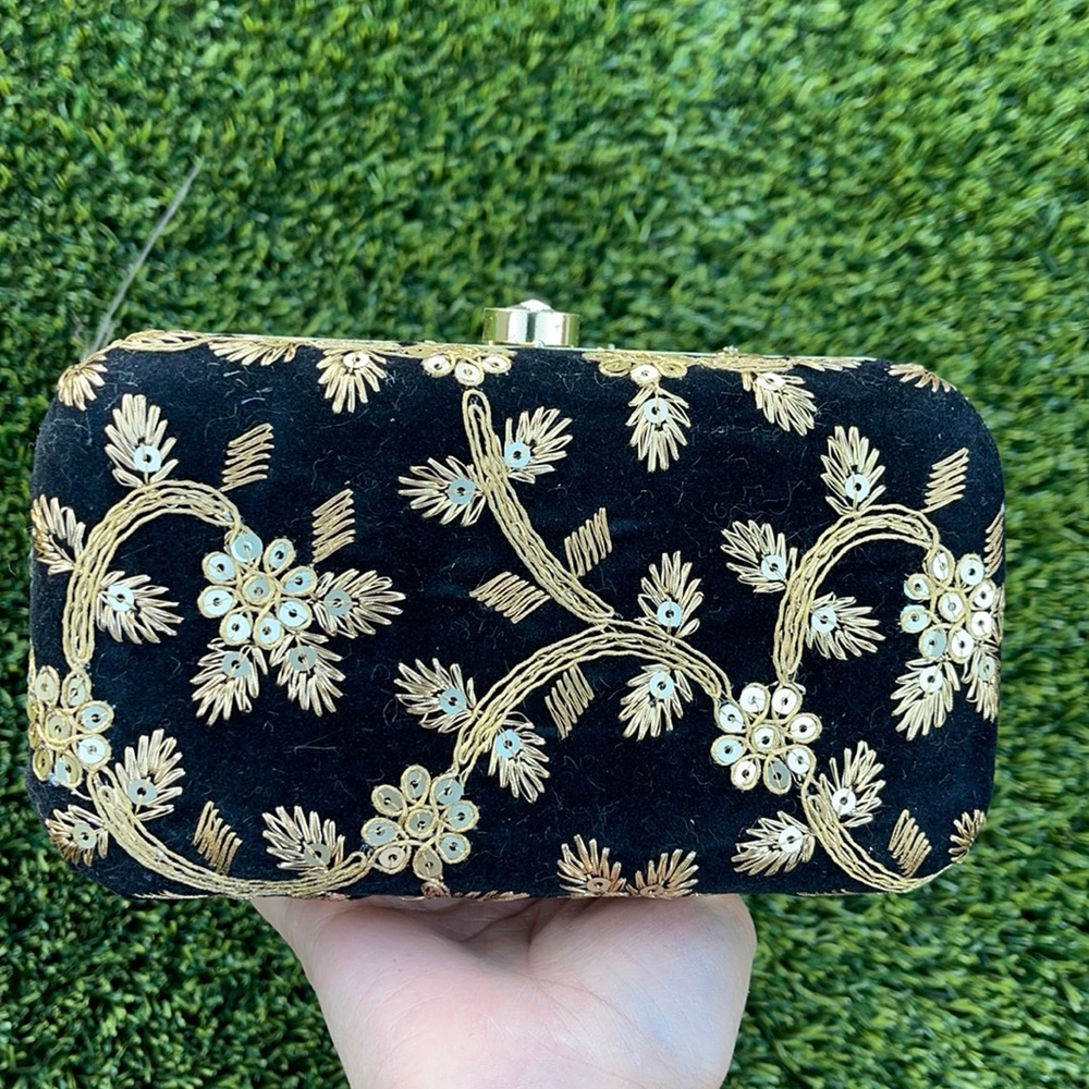 Clutch purse